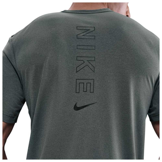 Nike Ανδρική κοντομάνικη μπλούζα Sportswear Dri-FIT Tee Nike Ανδρική κοντομάνικη μπλούζα Sportswear Dri-FIT Tee